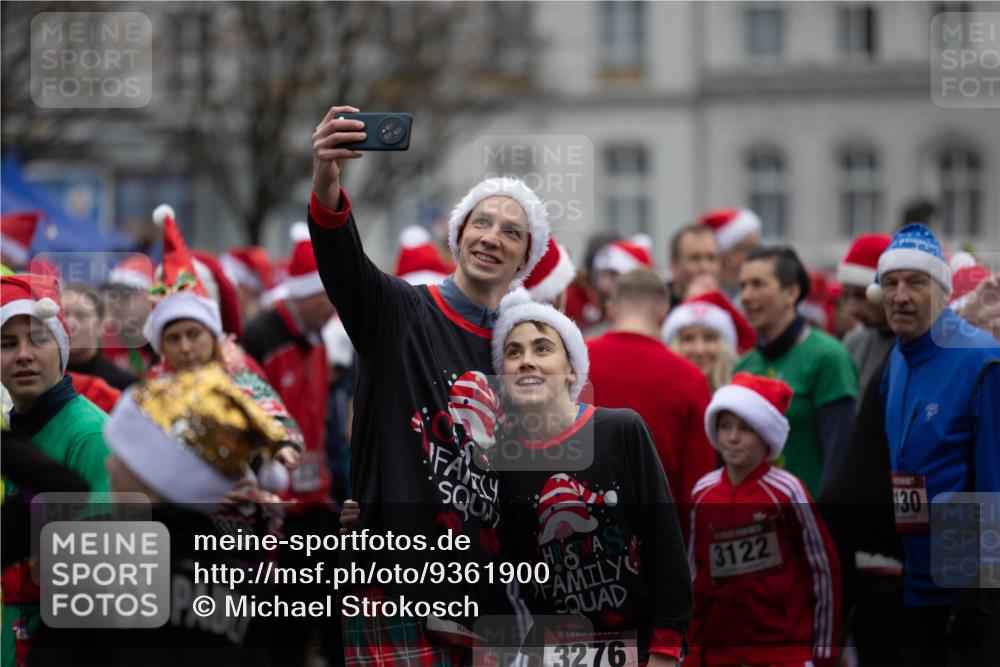 07.12.2025 - St. Pauli X-Mass-Run No. 15 Michael Strokosch http://msf.ph/oto/9361900 07.12.2025 12:22:30 Laufen 3276, 3122, 130 meine-sportfotos.de