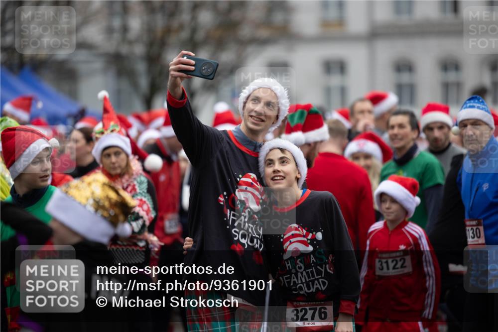 07.12.2025 - St. Pauli X-Mass-Run No. 15 Michael Strokosch http://msf.ph/oto/9361901 07.12.2025 12:22:31 Laufen 3276, 3122, 130 meine-sportfotos.de
