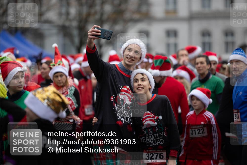 07.12.2025 - St. Pauli X-Mass-Run No. 15 Michael Strokosch http://msf.ph/oto/9361903 07.12.2025 12:22:31 Laufen 3276, 3122, 30 meine-sportfotos.de