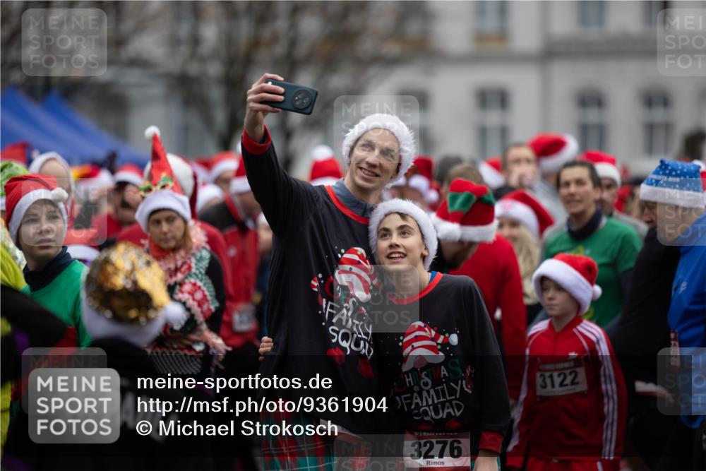 07.12.2025 - St. Pauli X-Mass-Run No. 15 Michael Strokosch http://msf.ph/oto/9361904 07.12.2025 12:22:31 Laufen 3276, 3122 meine-sportfotos.de
