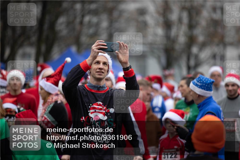 07.12.2025 - St. Pauli X-Mass-Run No. 15 Michael Strokosch http://msf.ph/oto/9361906 07.12.2025 12:22:45 Laufen 3122, 003 meine-sportfotos.de