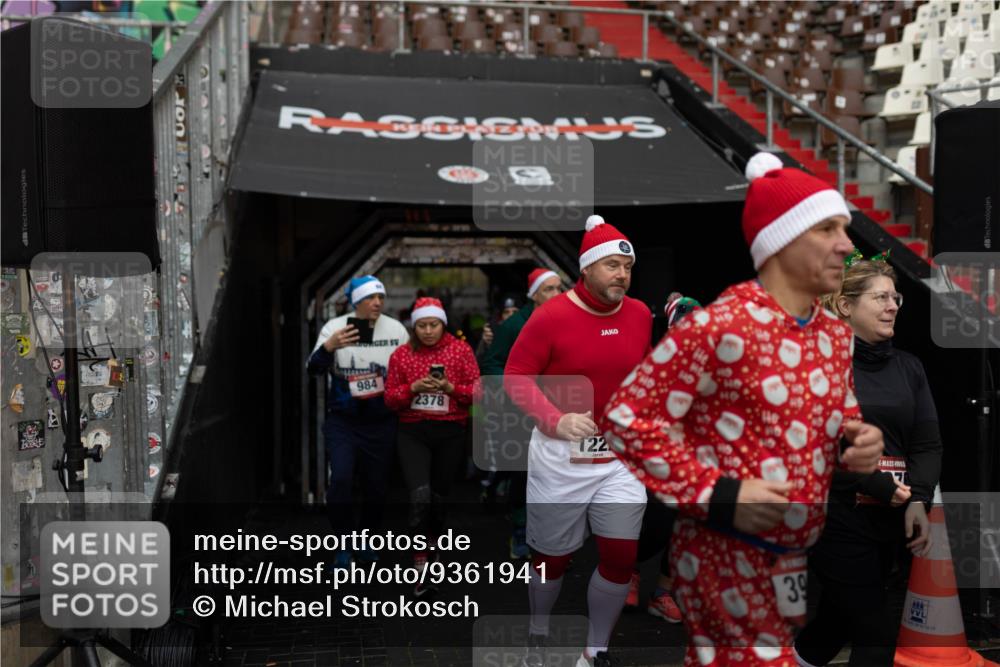 07.12.2025 - St. Pauli X-Mass-Run No. 15 Michael Strokosch http://msf.ph/oto/9361941 07.12.2025 10:33:15 Laufen 984, 2378, 122, 39 meine-sportfotos.de