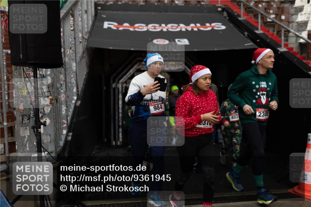 07.12.2025 - St. Pauli X-Mass-Run No. 15 Michael Strokosch http://msf.ph/oto/9361945 07.12.2025 10:33:17 Laufen 19, 984, 4031, 2380, 370 meine-sportfotos.de