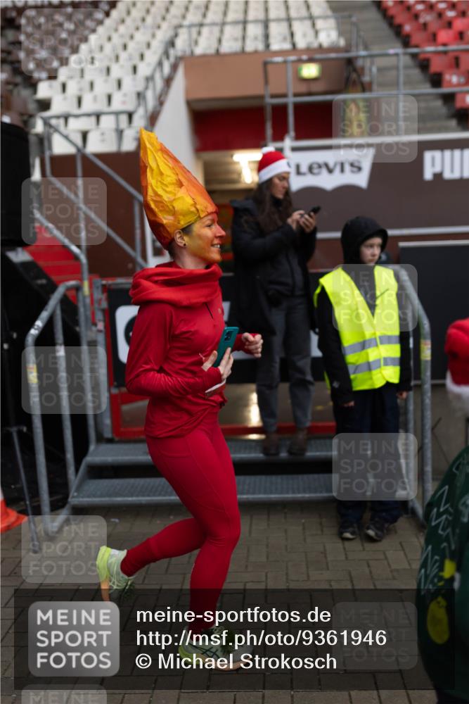 07.12.2025 - St. Pauli X-Mass-Run No. 15 Michael Strokosch http://msf.ph/oto/9361946 07.12.2025 10:33:21 Laufen  meine-sportfotos.de