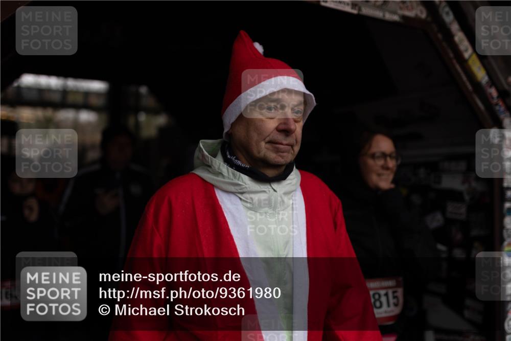07.12.2025 - St. Pauli X-Mass-Run No. 15 Michael Strokosch http://msf.ph/oto/9361980 07.12.2025 10:33:49 Laufen 1620, 815 meine-sportfotos.de