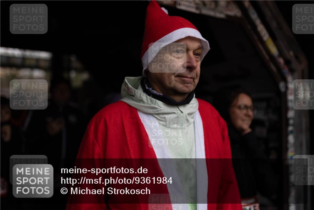07.12.2025 - St. Pauli X-Mass-Run No. 15 Michael Strokosch http://msf.ph/oto/9361984 07.12.2025 10:33:49 Laufen  meine-sportfotos.de