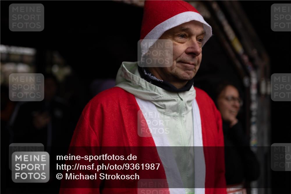 07.12.2025 - St. Pauli X-Mass-Run No. 15 Michael Strokosch http://msf.ph/oto/9361987 07.12.2025 10:33:49 Laufen  meine-sportfotos.de