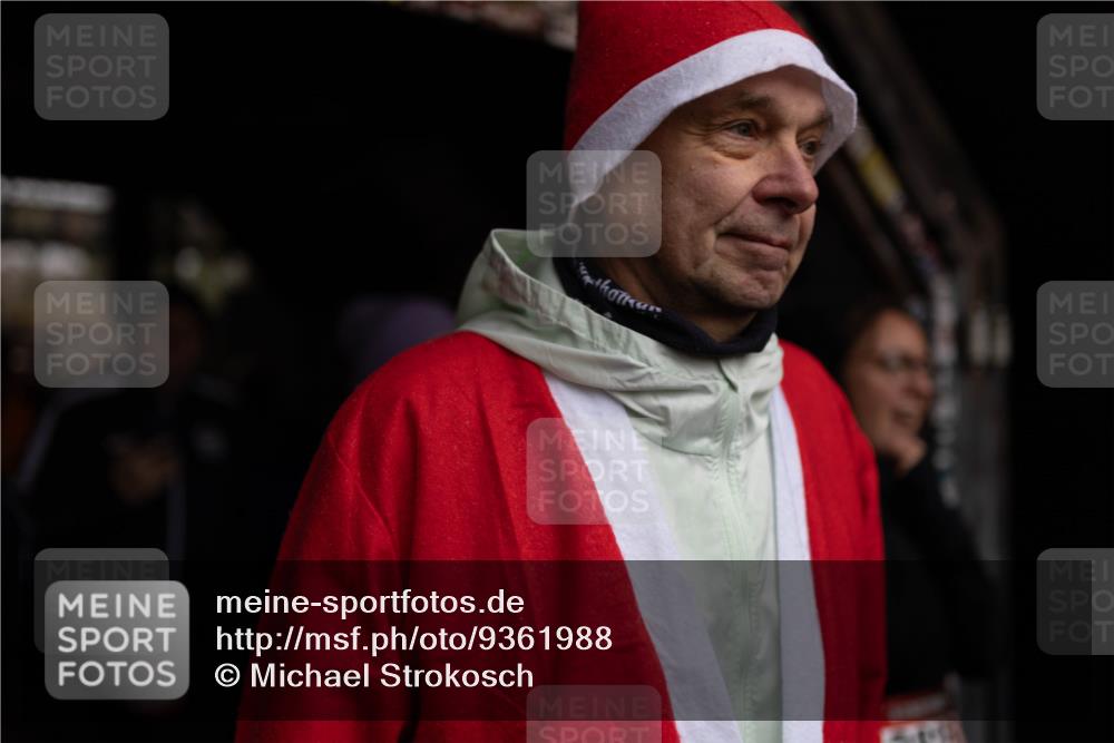 07.12.2025 - St. Pauli X-Mass-Run No. 15 Michael Strokosch http://msf.ph/oto/9361988 07.12.2025 10:33:49 Laufen  meine-sportfotos.de