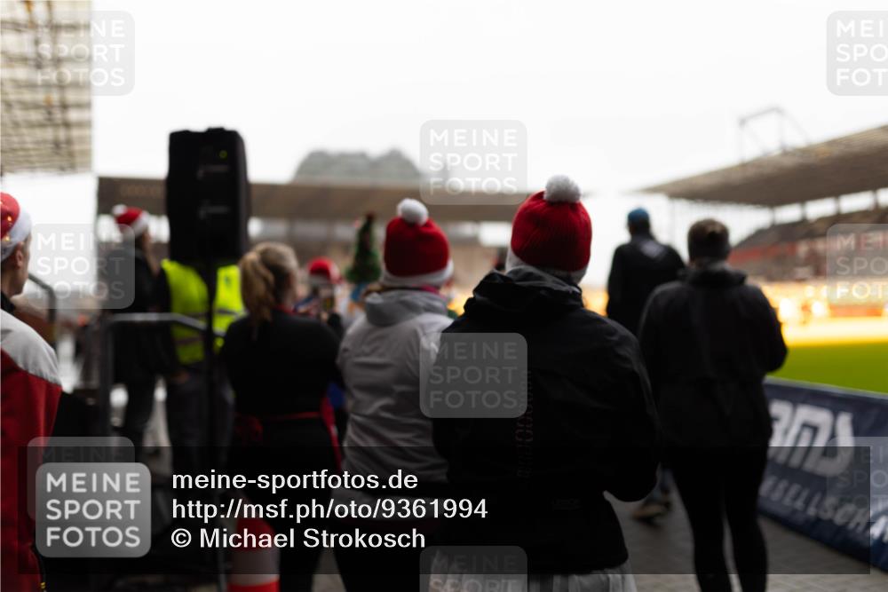 07.12.2025 - St. Pauli X-Mass-Run No. 15 Michael Strokosch http://msf.ph/oto/9361994 07.12.2025 10:33:57 Laufen 0000000000 meine-sportfotos.de