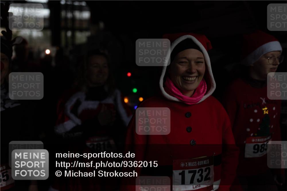 07.12.2025 - St. Pauli X-Mass-Run No. 15 Michael Strokosch http://msf.ph/oto/9362015 07.12.2025 10:34:11 Laufen 1015, 35, 3814, 15, 1732, 983 meine-sportfotos.de
