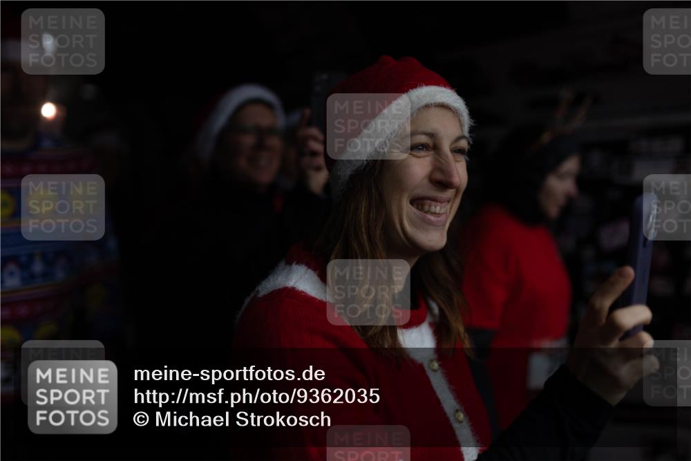 07.12.2025 - St. Pauli X-Mass-Run No. 15 Michael Strokosch http://msf.ph/oto/9362035 07.12.2025 10:34:15 Laufen 231, 859, 500 meine-sportfotos.de