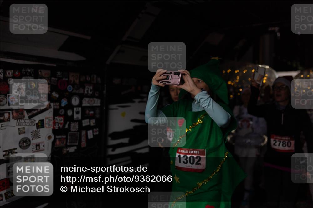 07.12.2025 - St. Pauli X-Mass-Run No. 15 Michael Strokosch http://msf.ph/oto/9362066 07.12.2025 10:34:36 Laufen 1478, 15, 1302, 2780 meine-sportfotos.de