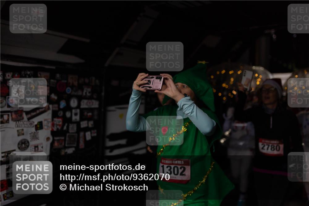 07.12.2025 - St. Pauli X-Mass-Run No. 15 Michael Strokosch http://msf.ph/oto/9362070 07.12.2025 10:34:36 Laufen 707, 5, 1302, 2780 meine-sportfotos.de