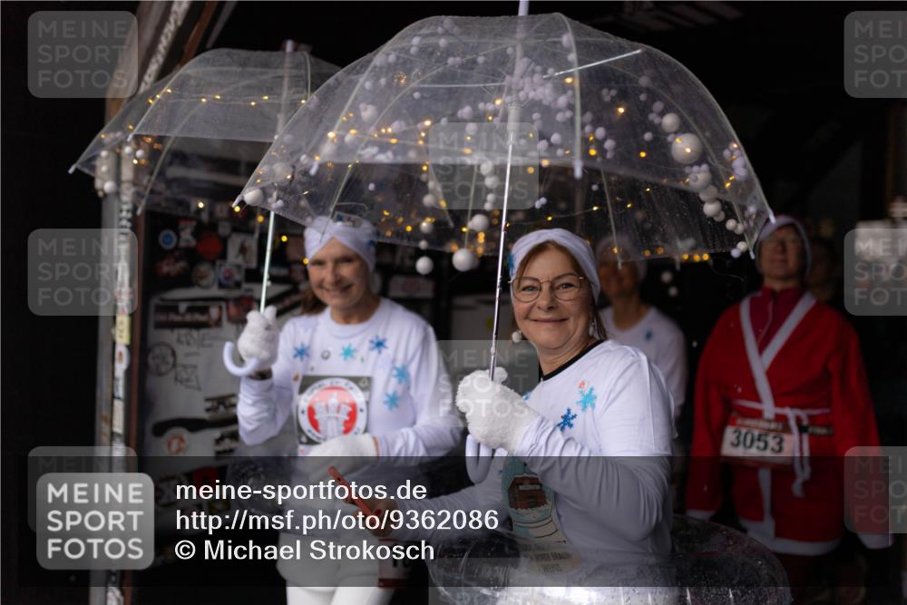 07.12.2025 - St. Pauli X-Mass-Run No. 15 Michael Strokosch http://msf.ph/oto/9362086 07.12.2025 10:34:39 Laufen 18, 3053 meine-sportfotos.de