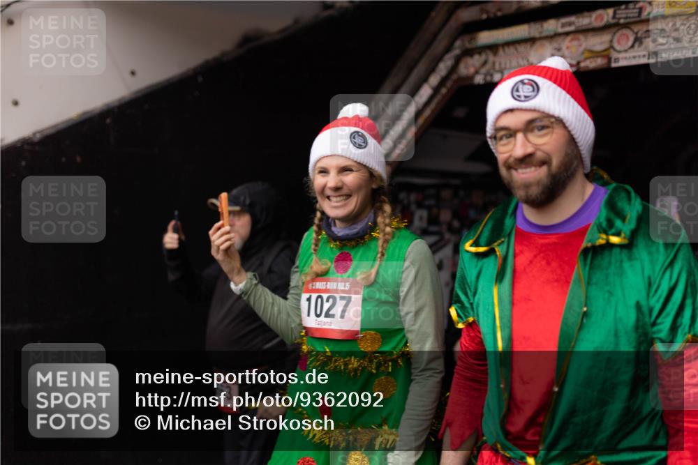 07.12.2025 - St. Pauli X-Mass-Run No. 15 Michael Strokosch http://msf.ph/oto/9362092 07.12.2025 10:34:44 Laufen 563, 5, 1027, 4 meine-sportfotos.de
