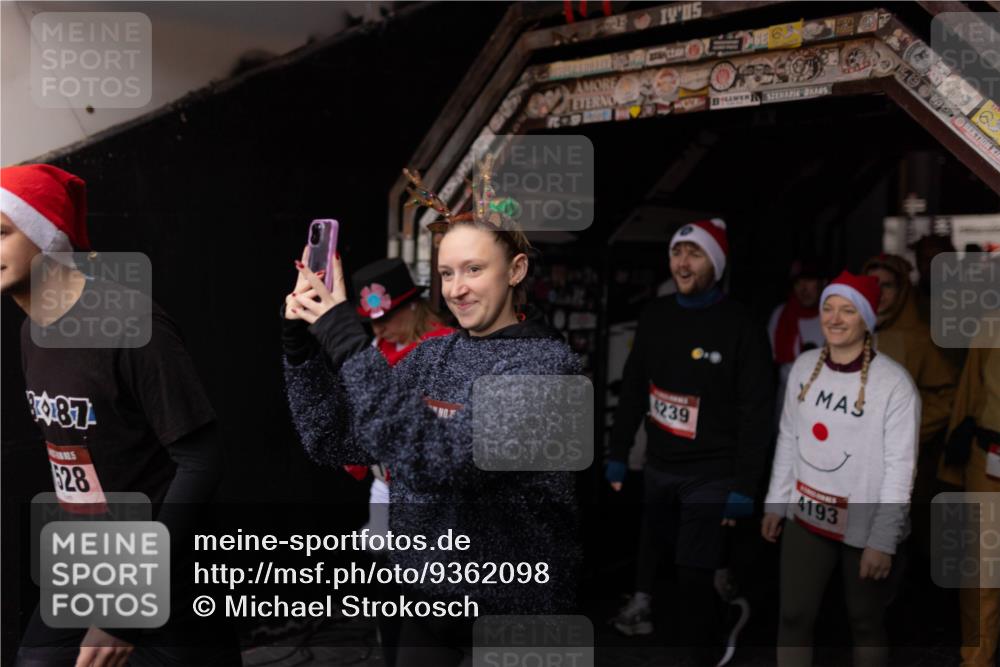 07.12.2025 - St. Pauli X-Mass-Run No. 15 Michael Strokosch http://msf.ph/oto/9362098 07.12.2025 10:34:45 Laufen 87, 25, 528, 14, 4239, 4193 meine-sportfotos.de