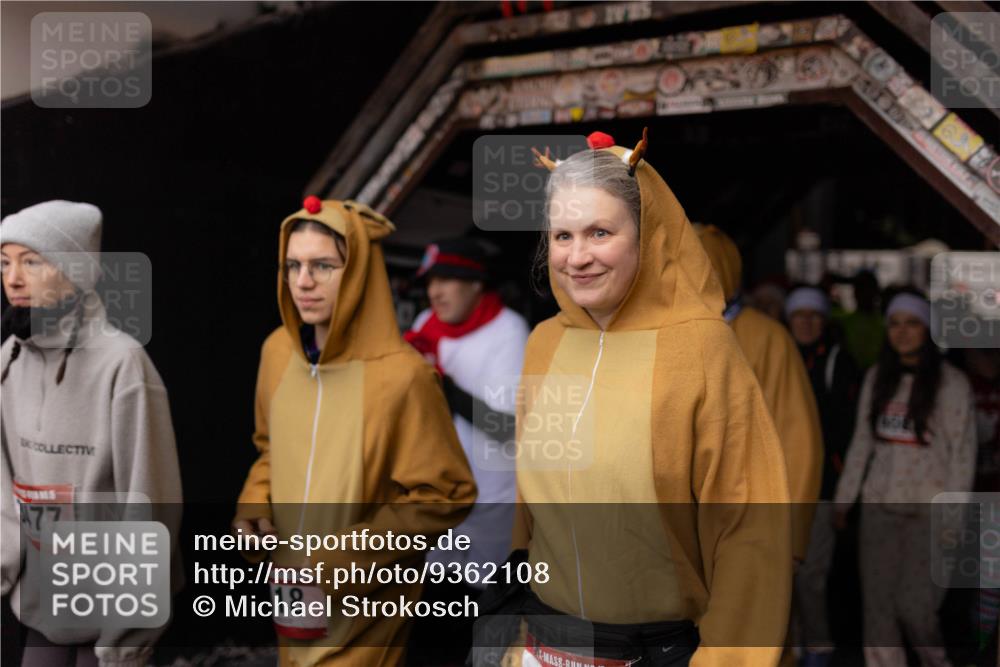 07.12.2025 - St. Pauli X-Mass-Run No. 15 Michael Strokosch http://msf.ph/oto/9362108 07.12.2025 10:34:47 Laufen 77, 18 meine-sportfotos.de