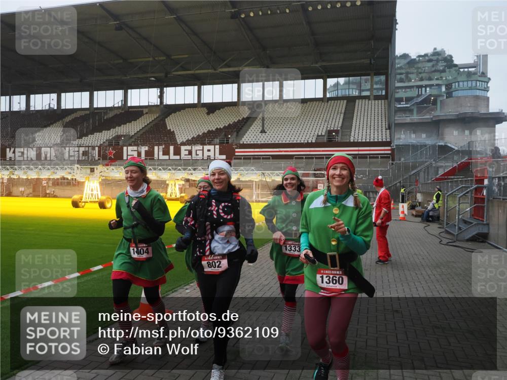 07.12.2025 - St. Pauli X-Mass-Run No. 15 Fabian Wolf http://msf.ph/oto/9362109 07.12.2025 10:00:09 Ziel 802, 1333, 1354, 1360, 1404, 2140, 2141, 4129 meine-sportfotos.de