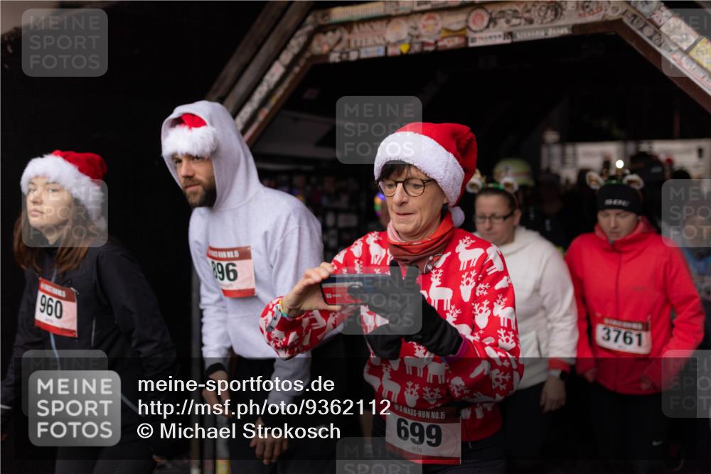 07.12.2025 - St. Pauli X-Mass-Run No. 15 Michael Strokosch http://msf.ph/oto/9362112 07.12.2025 10:34:53 Laufen 960, 896, 15, 699, 3761 meine-sportfotos.de