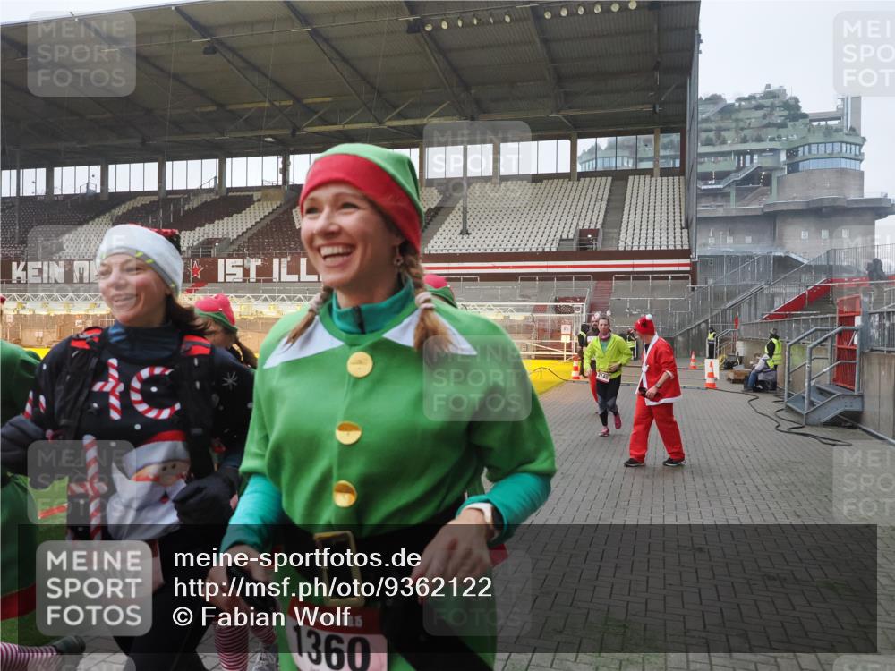 07.12.2025 - St. Pauli X-Mass-Run No. 15 Fabian Wolf http://msf.ph/oto/9362122 07.12.2025 10:00:10 Ziel 802, 1333, 1354, 1360, 1404, 2140, 2141, 4129 meine-sportfotos.de