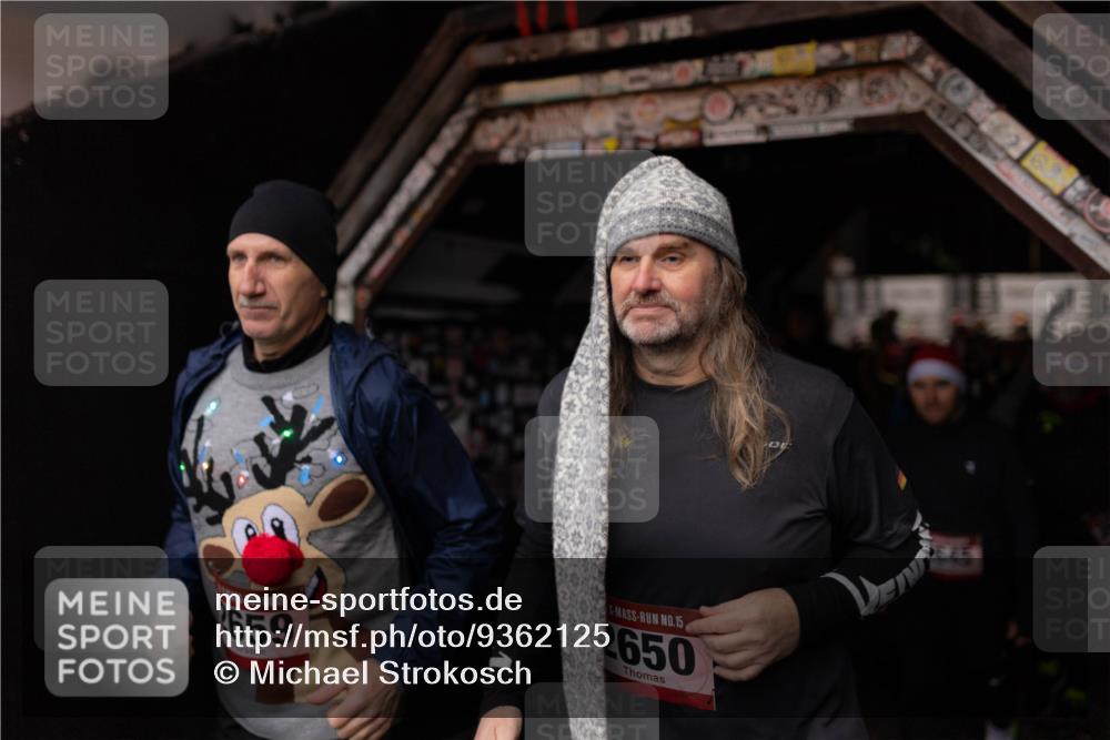 07.12.2025 - St. Pauli X-Mass-Run No. 15 Michael Strokosch http://msf.ph/oto/9362125 07.12.2025 10:34:58 Laufen 659, 15, 2650, 1645 meine-sportfotos.de