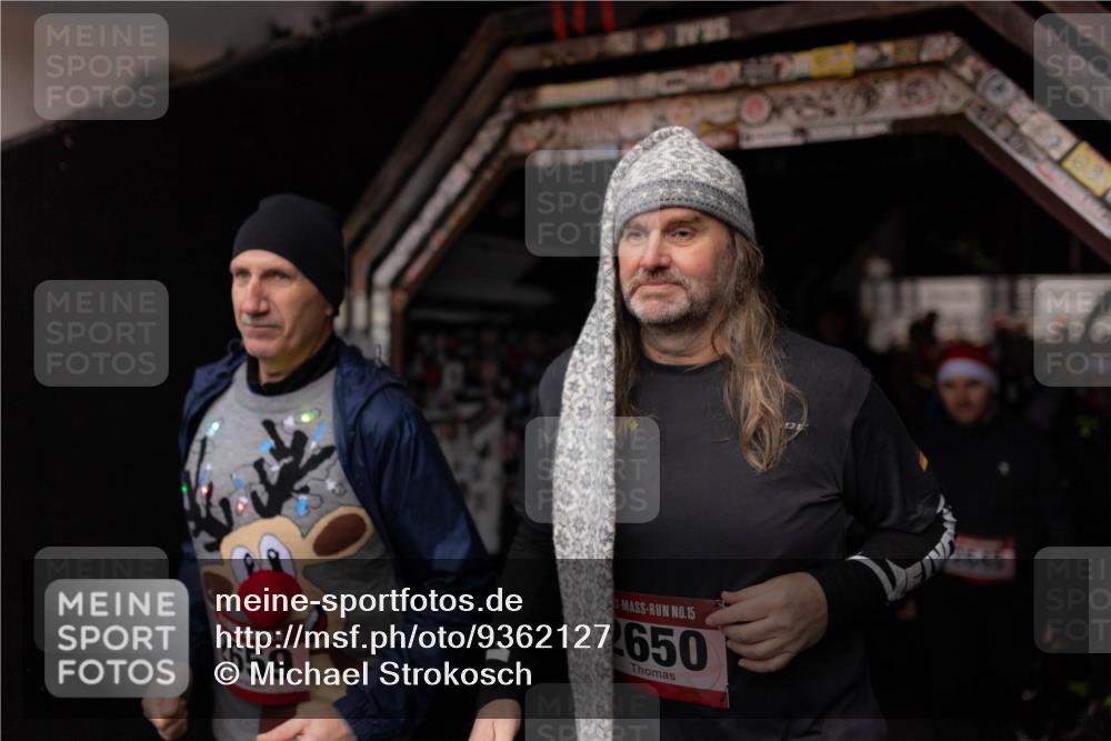 07.12.2025 - St. Pauli X-Mass-Run No. 15 Michael Strokosch http://msf.ph/oto/9362127 07.12.2025 10:34:58 Laufen 659, 125, 15, 650, 2645 meine-sportfotos.de