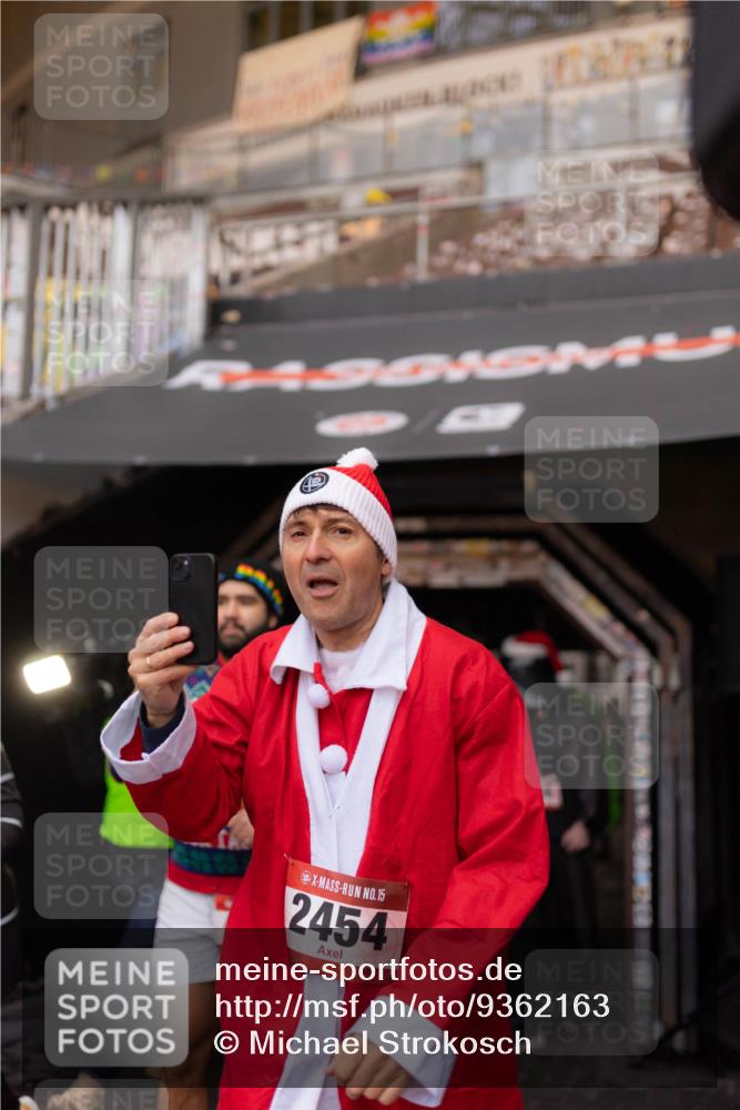 07.12.2025 - St. Pauli X-Mass-Run No. 15 Michael Strokosch http://msf.ph/oto/9362163 07.12.2025 10:35:31 Laufen 7, 15, 2454 meine-sportfotos.de