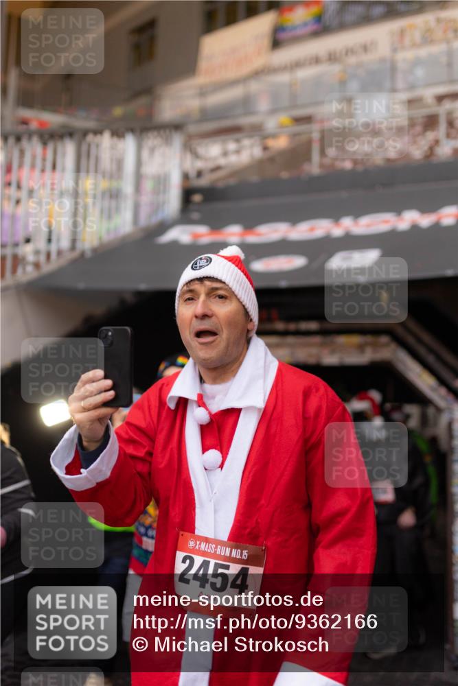 07.12.2025 - St. Pauli X-Mass-Run No. 15 Michael Strokosch http://msf.ph/oto/9362166 07.12.2025 10:35:31 Laufen 15, 2454 meine-sportfotos.de
