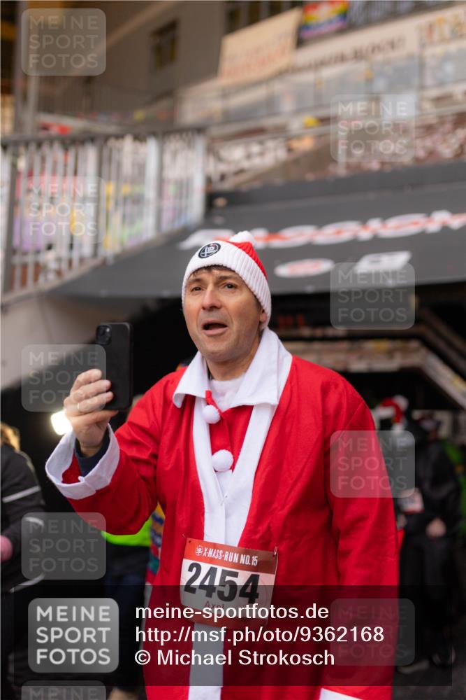 07.12.2025 - St. Pauli X-Mass-Run No. 15 Michael Strokosch http://msf.ph/oto/9362168 07.12.2025 10:35:31 Laufen 15, 2454 meine-sportfotos.de