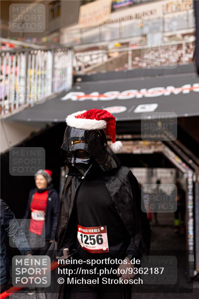 07.12.2025 - St. Pauli X-Mass-Run No. 15 Michael Strokosch http://msf.ph/oto/9362187 07.12.2025 10:35:34 Laufen 15, 1256 meine-sportfotos.de