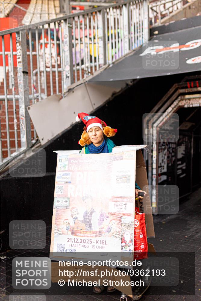 07.12.2025 - St. Pauli X-Mass-Run No. 15 Michael Strokosch http://msf.ph/oto/9362193 07.12.2025 10:35:40 Laufen 21, 12, 2025, 400, 15, 400 meine-sportfotos.de