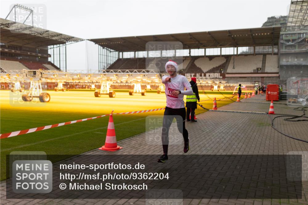 07.12.2025 - St. Pauli X-Mass-Run No. 15 Michael Strokosch http://msf.ph/oto/9362204 07.12.2025 10:53:05 Laufen 12, 1 meine-sportfotos.de