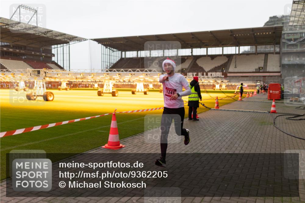 07.12.2025 - St. Pauli X-Mass-Run No. 15 Michael Strokosch http://msf.ph/oto/9362205 07.12.2025 10:53:05 Laufen 1241 meine-sportfotos.de