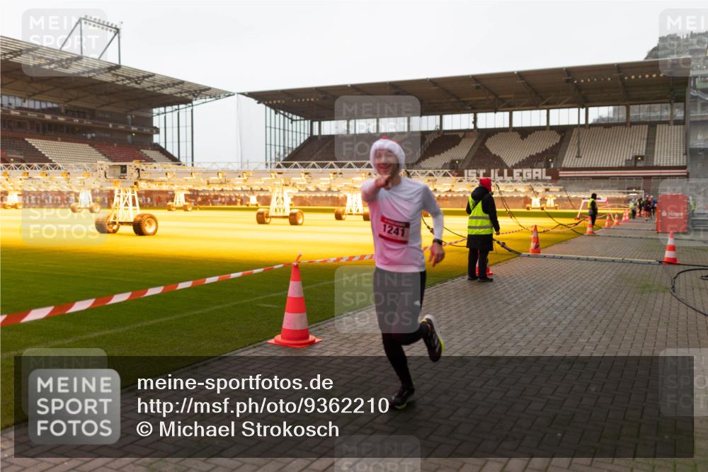 07.12.2025 - St. Pauli X-Mass-Run No. 15 Michael Strokosch http://msf.ph/oto/9362210 07.12.2025 10:53:05 Laufen 1241, 1 meine-sportfotos.de