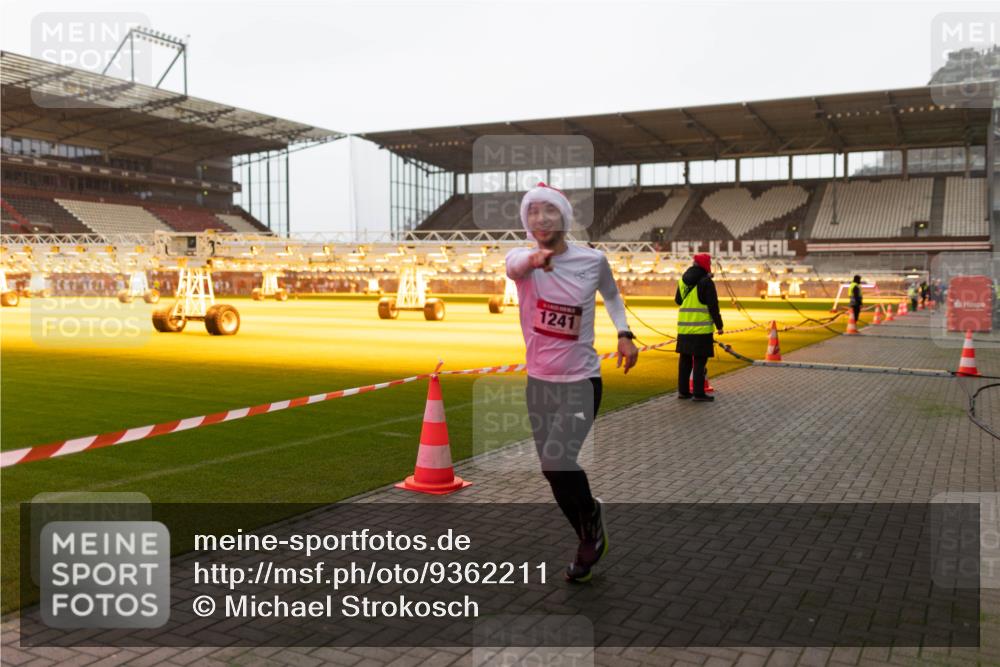 07.12.2025 - St. Pauli X-Mass-Run No. 15 Michael Strokosch http://msf.ph/oto/9362211 07.12.2025 10:53:05 Laufen 1241 meine-sportfotos.de