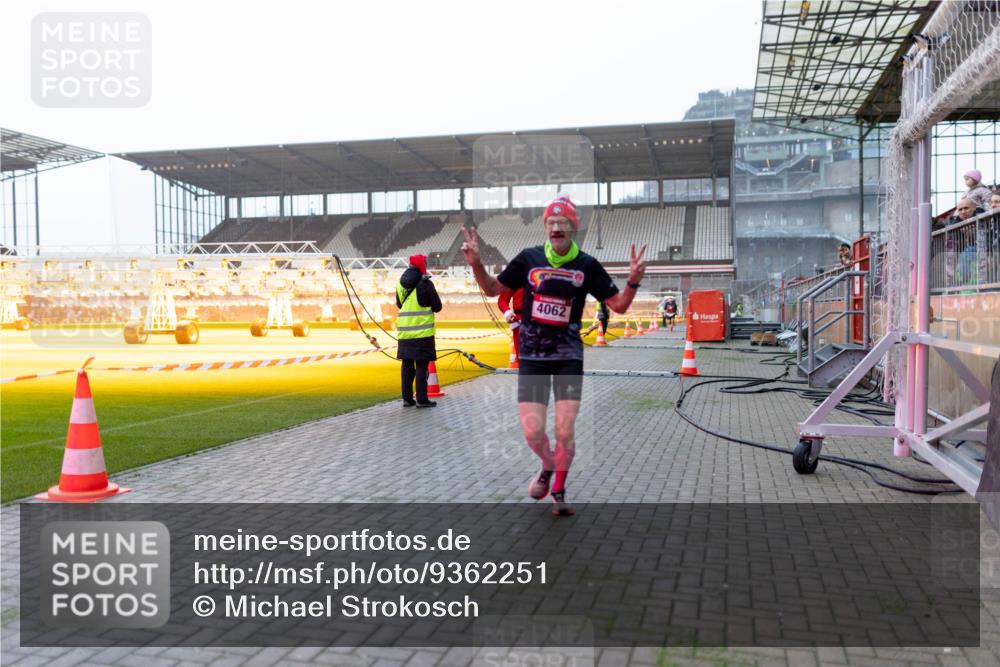 07.12.2025 - St. Pauli X-Mass-Run No. 15 Michael Strokosch http://msf.ph/oto/9362251 07.12.2025 10:54:07 Laufen 4062 meine-sportfotos.de