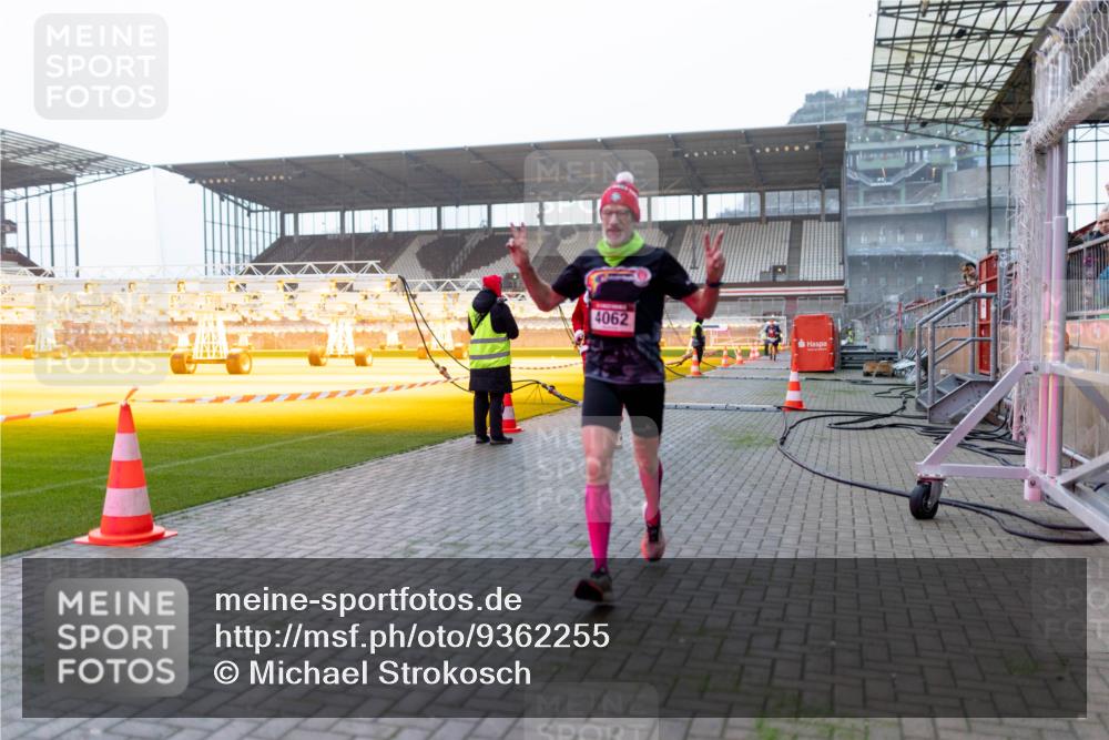 07.12.2025 - St. Pauli X-Mass-Run No. 15 Michael Strokosch http://msf.ph/oto/9362255 07.12.2025 10:54:08 Laufen 4062 meine-sportfotos.de