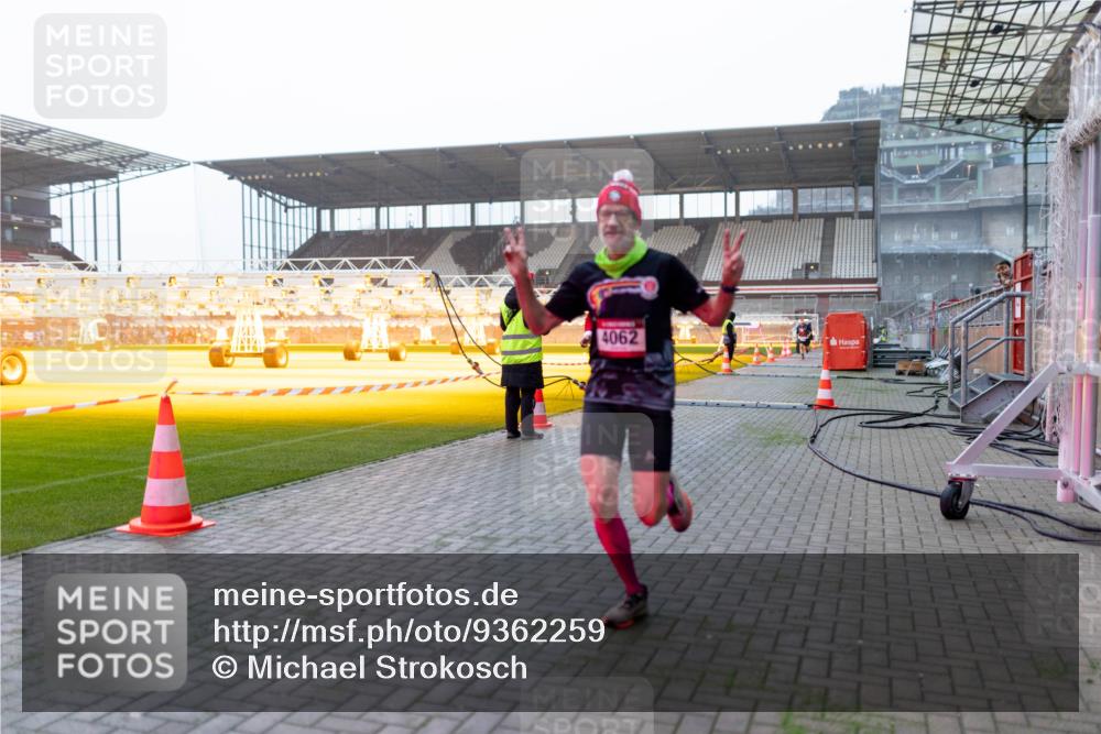 07.12.2025 - St. Pauli X-Mass-Run No. 15 Michael Strokosch http://msf.ph/oto/9362259 07.12.2025 10:54:08 Laufen 4062 meine-sportfotos.de