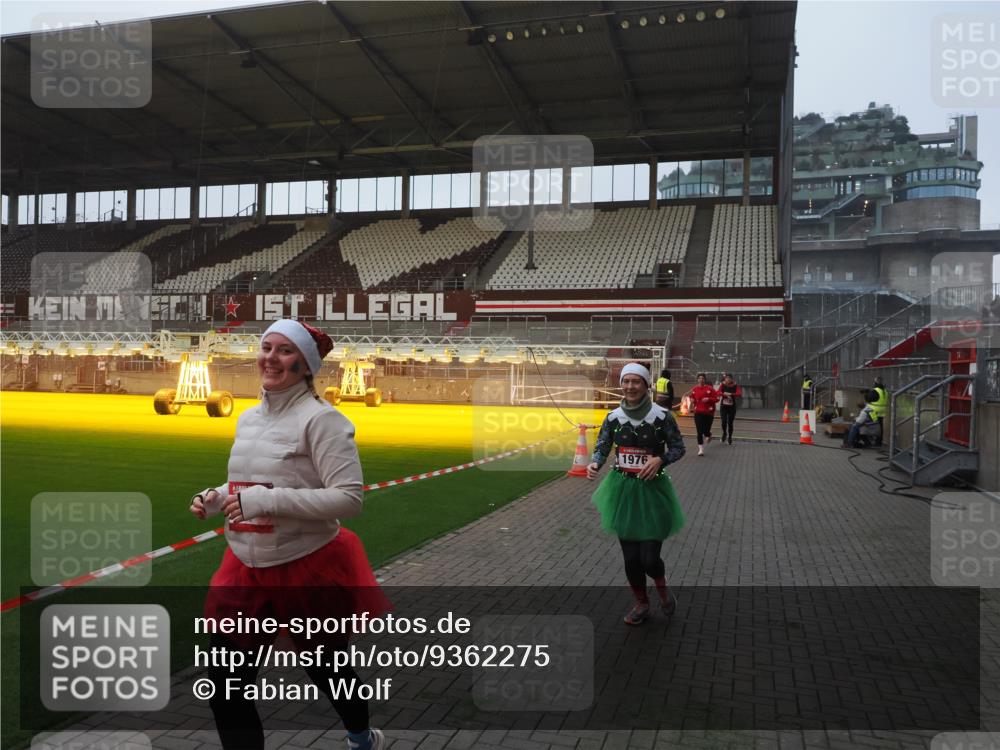07.12.2025 - St. Pauli X-Mass-Run No. 15 Fabian Wolf http://msf.ph/oto/9362275 07.12.2025 10:00:34 Ziel 855, 1418, 1976, 2348, 3336 meine-sportfotos.de