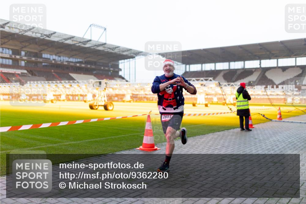 07.12.2025 - St. Pauli X-Mass-Run No. 15 Michael Strokosch http://msf.ph/oto/9362280 07.12.2025 10:54:19 Laufen 2651 meine-sportfotos.de