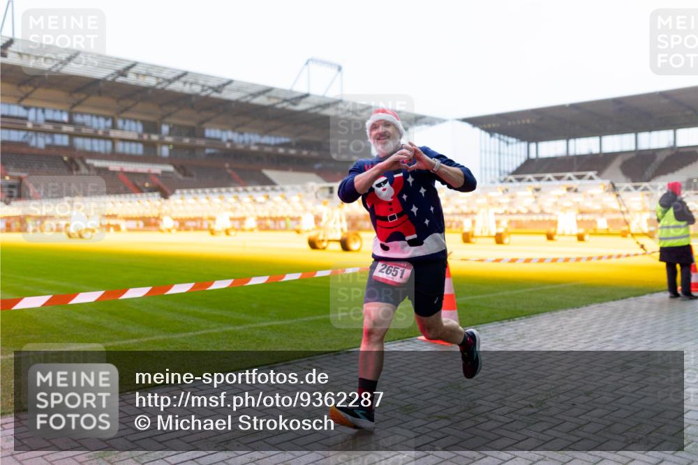 07.12.2025 - St. Pauli X-Mass-Run No. 15 Michael Strokosch http://msf.ph/oto/9362287 07.12.2025 10:54:20 Laufen 2651 meine-sportfotos.de