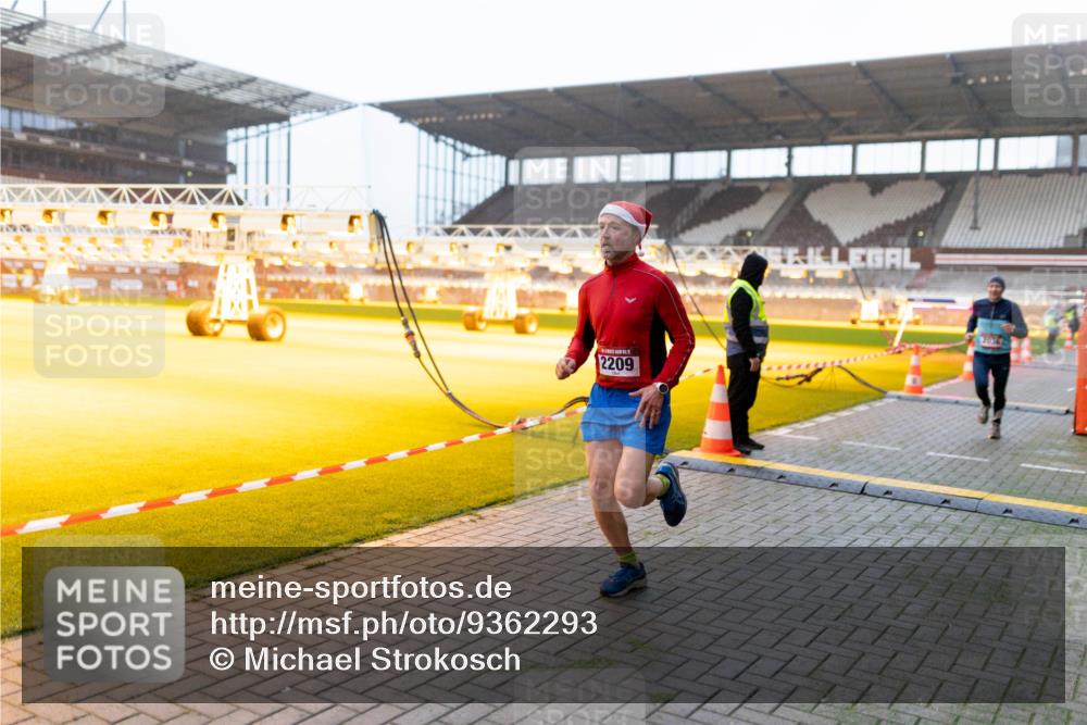 07.12.2025 - St. Pauli X-Mass-Run No. 15 Michael Strokosch http://msf.ph/oto/9362293 07.12.2025 10:54:40 Laufen 2209, 2036 meine-sportfotos.de