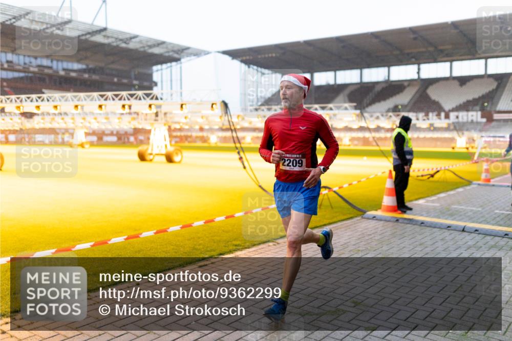 07.12.2025 - St. Pauli X-Mass-Run No. 15 Michael Strokosch http://msf.ph/oto/9362299 07.12.2025 10:54:40 Laufen 15, 2209 meine-sportfotos.de