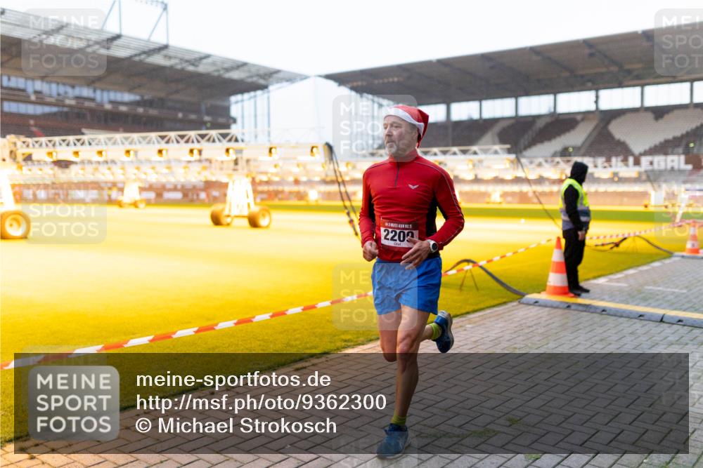 07.12.2025 - St. Pauli X-Mass-Run No. 15 Michael Strokosch http://msf.ph/oto/9362300 07.12.2025 10:54:40 Laufen 15, 2202 meine-sportfotos.de