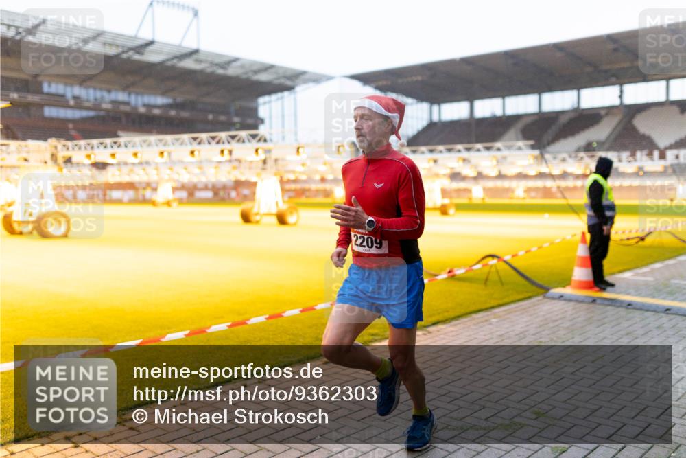 07.12.2025 - St. Pauli X-Mass-Run No. 15 Michael Strokosch http://msf.ph/oto/9362303 07.12.2025 10:54:40 Laufen 2209 meine-sportfotos.de