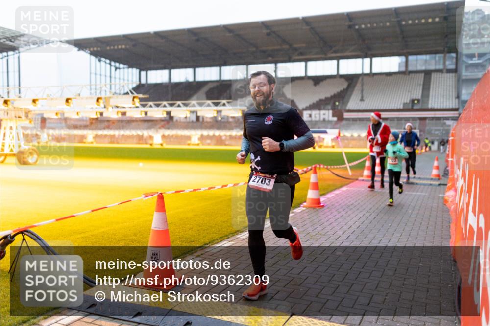 07.12.2025 - St. Pauli X-Mass-Run No. 15 Michael Strokosch http://msf.ph/oto/9362309 07.12.2025 10:54:56 Laufen 340, 66, 93, 02, 22, 2703, 1722 meine-sportfotos.de