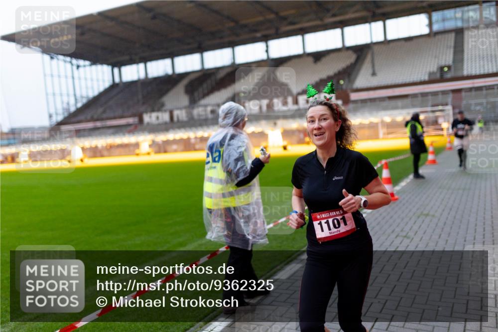 07.12.2025 - St. Pauli X-Mass-Run No. 15 Michael Strokosch http://msf.ph/oto/9362325 07.12.2025 10:55:20 Laufen 15, 1101 meine-sportfotos.de