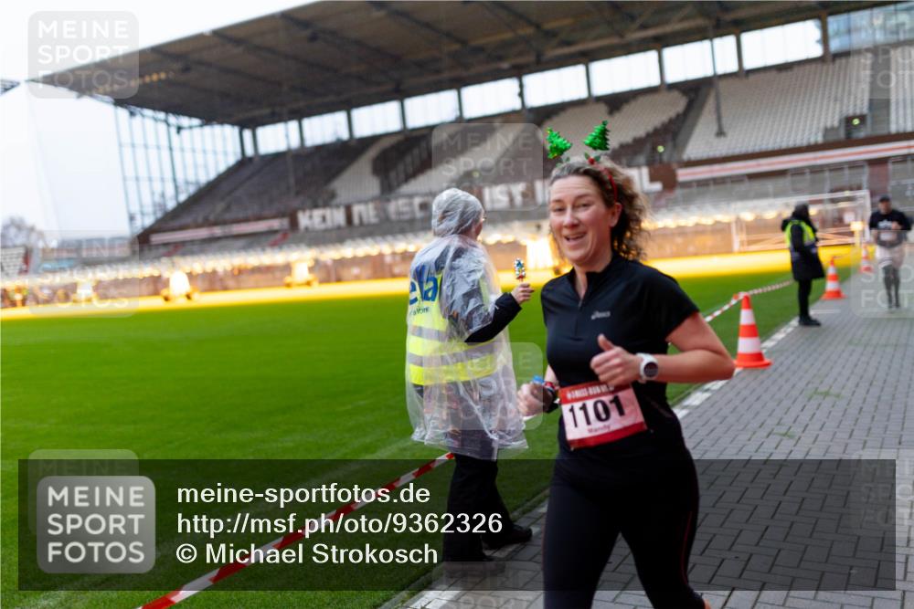 07.12.2025 - St. Pauli X-Mass-Run No. 15 Michael Strokosch http://msf.ph/oto/9362326 07.12.2025 10:55:20 Laufen 1101 meine-sportfotos.de