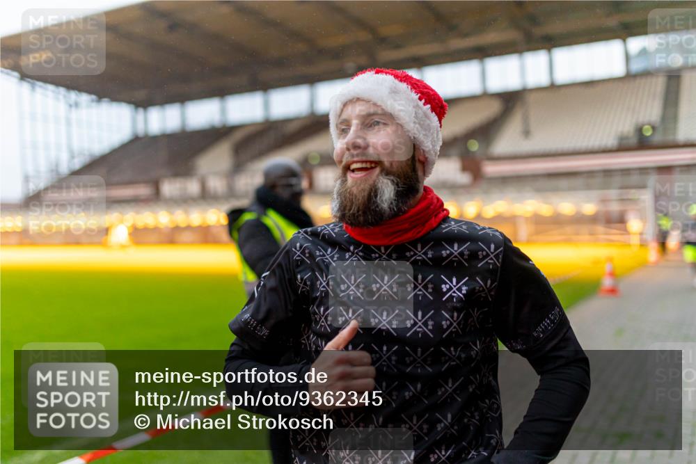 07.12.2025 - St. Pauli X-Mass-Run No. 15 Michael Strokosch http://msf.ph/oto/9362345 07.12.2025 10:56:12 Laufen 80, 90 meine-sportfotos.de