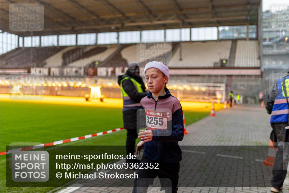07.12.2025 - St. Pauli X-Mass-Run No. 15 Michael Strokosch http://msf.ph/oto/9362352 07.12.2025 10:56:32 Laufen 15, 3255 meine-sportfotos.de